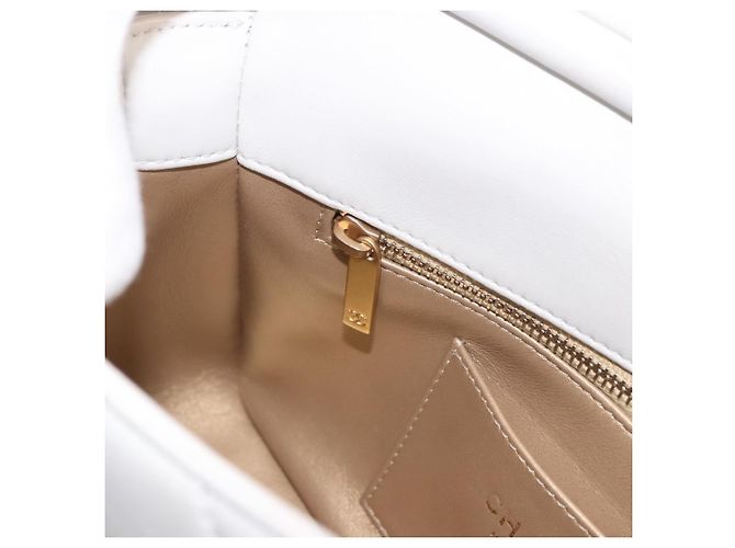 CHANEL Matelasse Chain Shoulder Bag Lamb Skin 2way White Gold CC Auth 185768SAM Bianco D'oro - vista 28