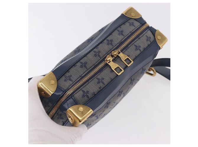 LOUIS VUITTON Monogram Denim Soft Trunk Bag Blue M44723 LV Auth 187612SAM - vista 6