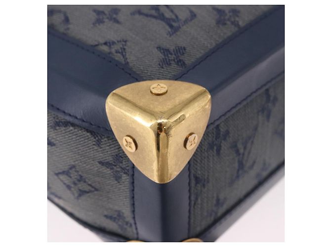 LOUIS VUITTON Monogram Denim Soft Trunk Bag Blue M44723 LV Auth 187612SAM - vista 9