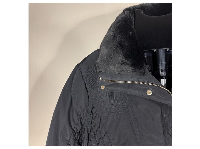 Armani Jeans Chaqueta Acolchada Negra con Cuello de Pelo Negro - vista 3