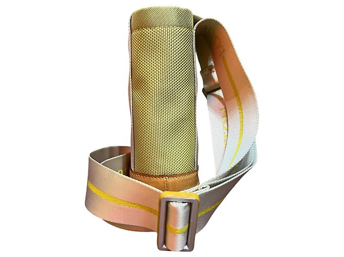 Louis Vuitton Bottle Holder in Chick Yellow Fabric - view 3