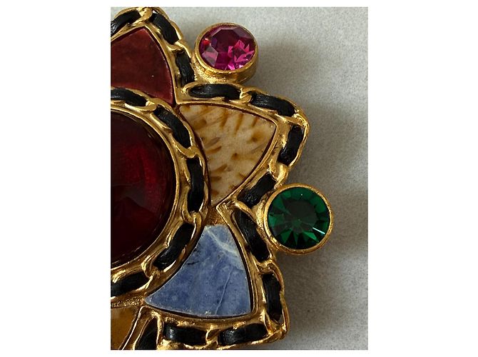Chanel Spilla a forma di fiore in metallo dorato e pietre multicolori Marrone Rosa Rosso Blu Multicolore Beige Verde Gold hardware - vista 3