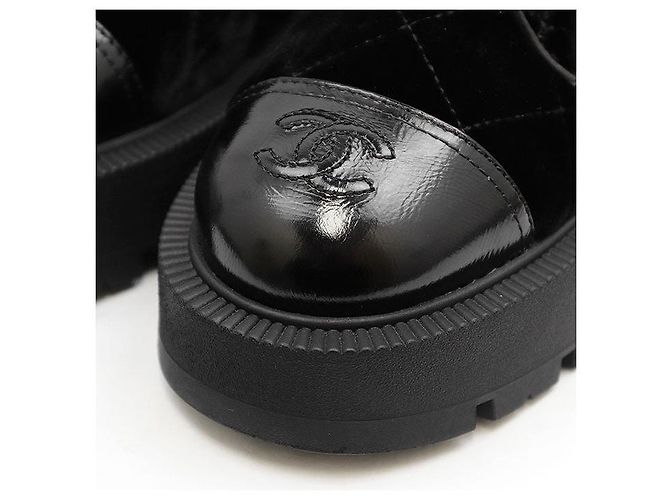 Timeless Chanel Matelasse Samtstiefel Schwarz - Ansicht 12