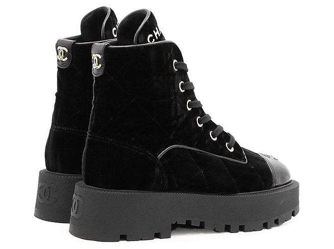 Timeless Chanel Matelasse Samtstiefel Schwarz - Ansicht 15