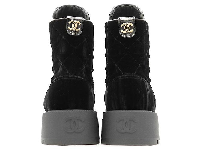 Timeless Chanel Matelasse Samtstiefel Schwarz - Ansicht 6