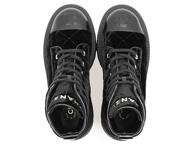 Timeless Chanel Matelasse Samtstiefel Schwarz - Ansicht 7