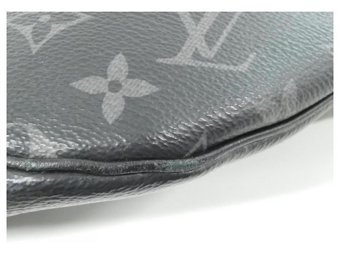 Borsa a tracolla Louis Vuitton Monogram Eclipse Discovery Bumbag Nero - vista 3