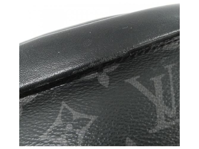 Borsa a tracolla Louis Vuitton Monogram Eclipse Discovery Bumbag Nero - vista 5