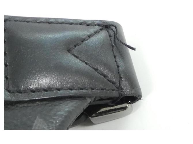 Borsa a tracolla Louis Vuitton Monogram Eclipse Discovery Bumbag Nero - vista 6