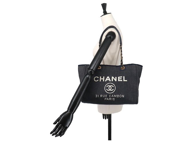 Borsa Tote con Catena Chanel Deauville MM, Denim Navy, Hardware Oro Blu navy - vista 10