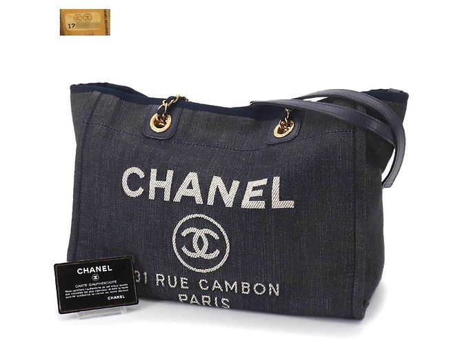 Borsa Tote con Catena Chanel Deauville MM, Denim Navy, Hardware Oro Blu navy - vista 2