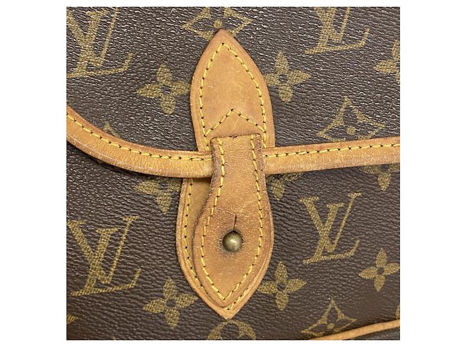 Borsa a tracolla Louis Vuitton Monogram Gibeciere MM M42247 Marrone - vista 13
