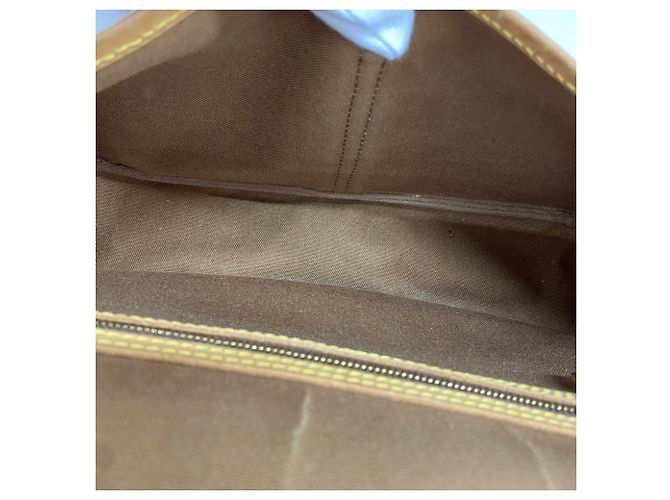 Borsa a tracolla Louis Vuitton Monogram Gibeciere MM M42247 Marrone - vista 4