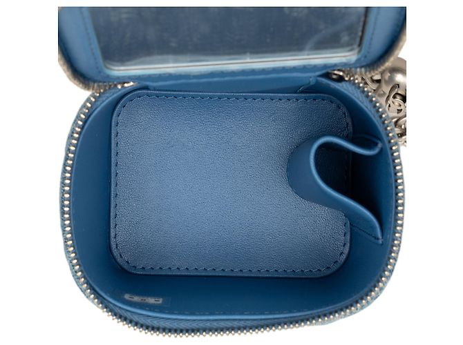 Vanity Necessaire Chanel Blue Mini em denim acolchoado com camélia Sweetheart e corrente Azul - vista 4