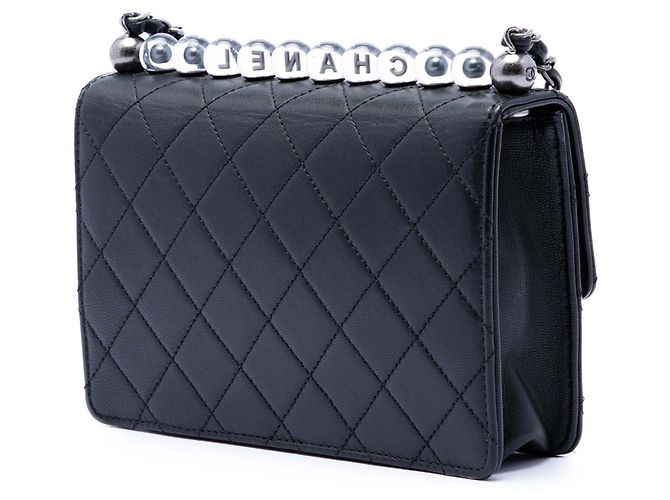 Chanel Black Medium Quilted Goatskin Chic Pearls Flap Nero - vista 2