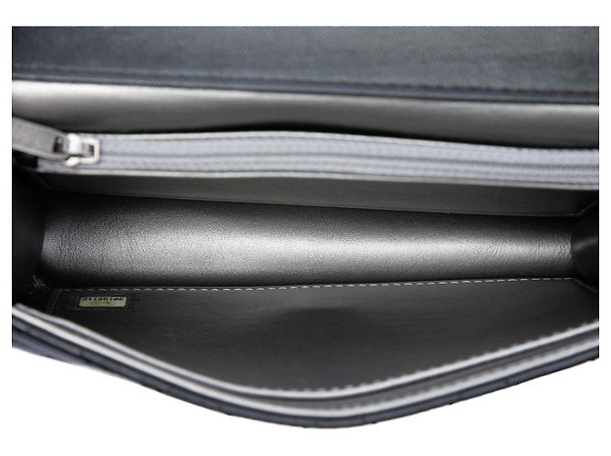 Chanel Black Medium Quilted Goatskin Chic Pearls Flap Nero - vista 4