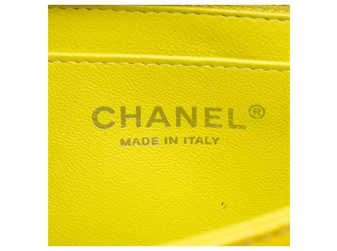 Chanel Mini Rectangular Classic de charol amarillo - vista 5