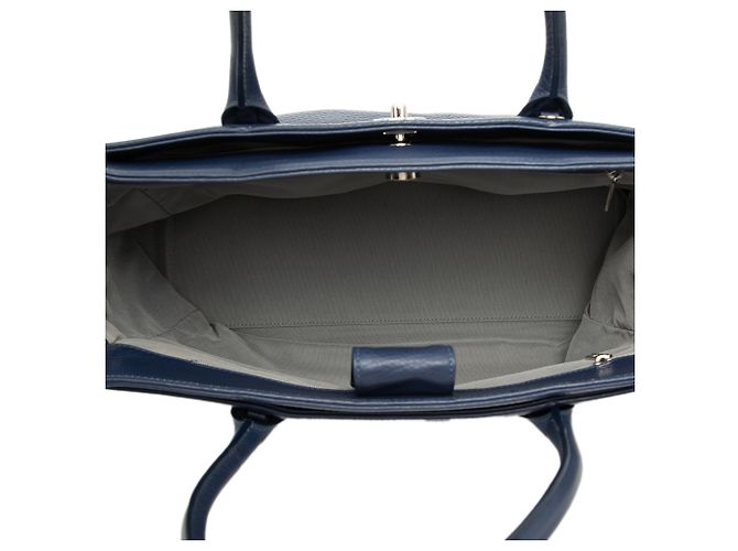 Tote Executive Cerf in pelle di vitello blu Chanel Medium Blu navy - vista 4