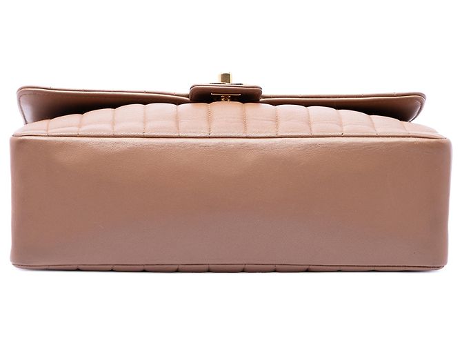 Chanel Braun Vertical Gestepptes Lambskin Single Flap Größe Medium Hellbraun - Ansicht 3