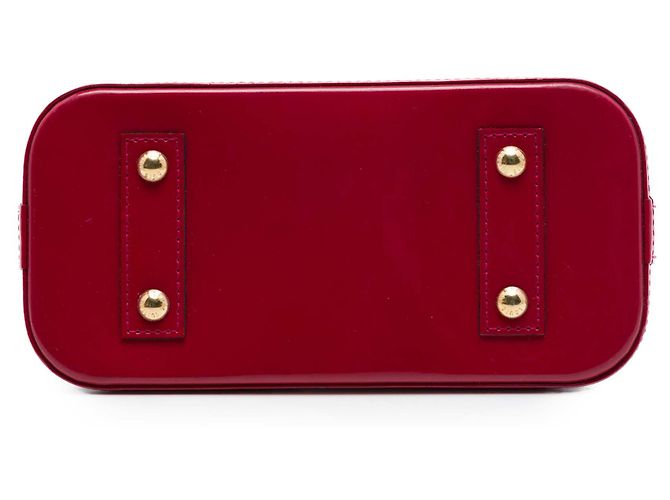 Louis Vuitton Alma BB in monogramma vernis rosso - vista 3