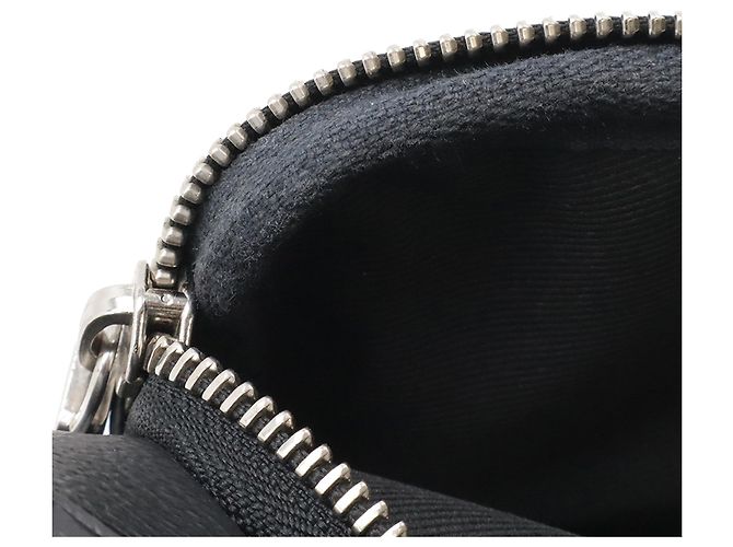 Pochette Outdoor Louis Vuitton Black Monogram Eclipse Taigarama Nero - vista 4