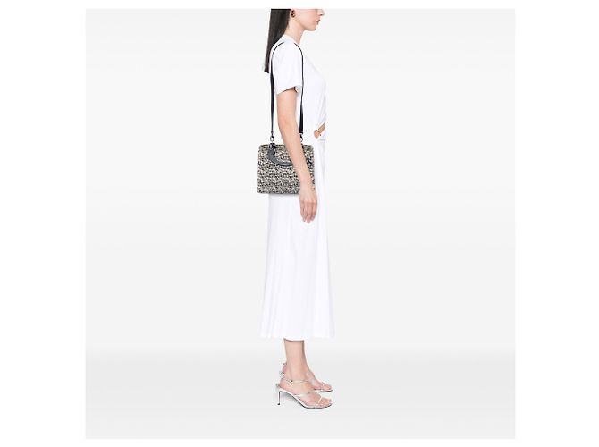 Lady Dior en tweed blanc, taille Medium, Dior - vue 6