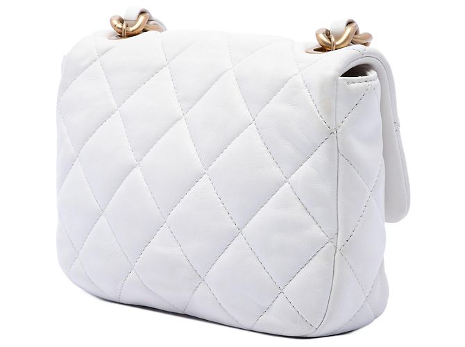 Chanel Mini Flap de cordero acolchado blanco con cadena lacada - vista 2