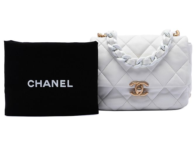Chanel Mini Flap de cordero acolchado blanco con cadena lacada - vista 7