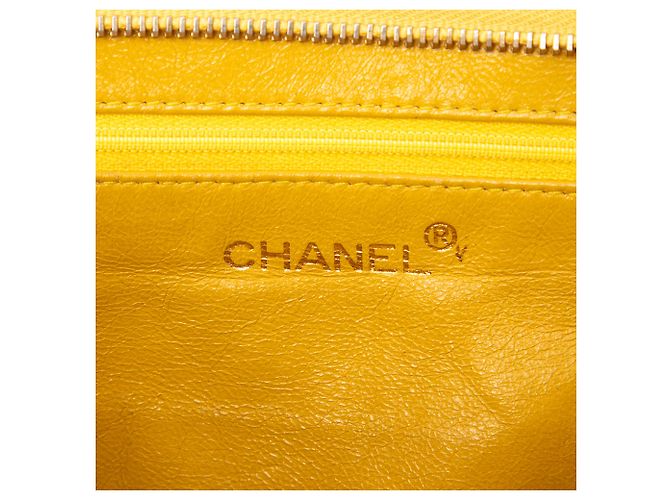 Borsa a Spalla Chanel Yellow Quilted Caviar Chain Giallo Senape - vista 5