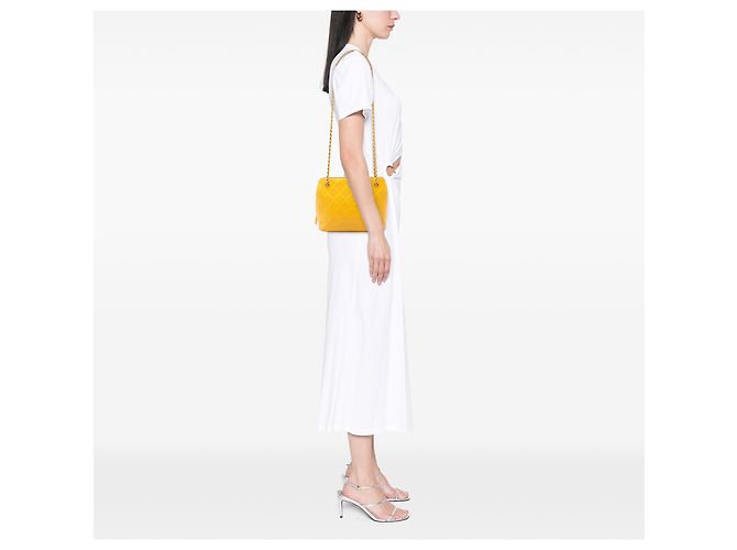 Borsa a Spalla Chanel Yellow Quilted Caviar Chain Giallo Senape - vista 6