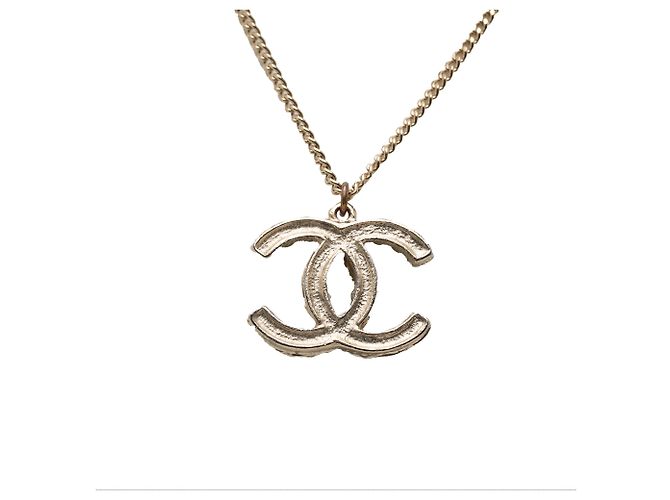 Collana con pendente Chanel Gold CC placcata oro con perle finte D'oro - vista 2