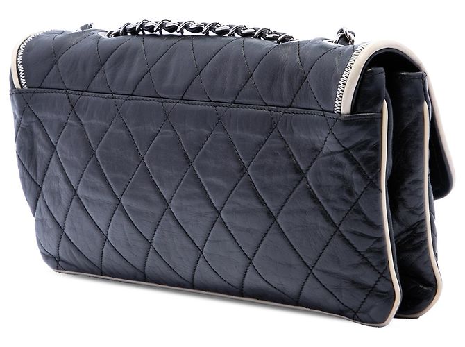Chanel Black Quilted Lambskin East West Mademoiselle Flap - vista 2