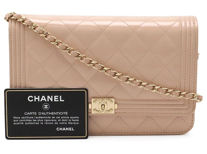 Cartera Chanel Boy acolchada en charol rosa con cadena - vista 10