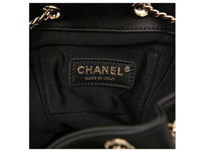 Chanel Duma Rucksack aus schwarzem Lammleder, Größe Small - Ansicht 5