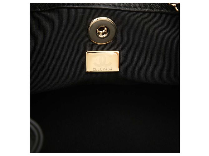 Chanel Duma Rucksack aus schwarzem Lammleder, Größe Small - Ansicht 6