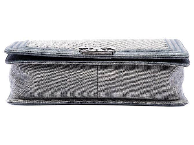 Chanel Blue Old Medium Chevron Denim Boy Flap - vista 3