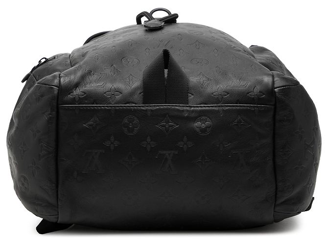 Mochila Louis Vuitton Black Monogram Shadow Discovery Preto - vista 3