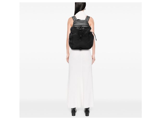 Mochila Louis Vuitton Black Monogram Shadow Discovery Preto - vista 7