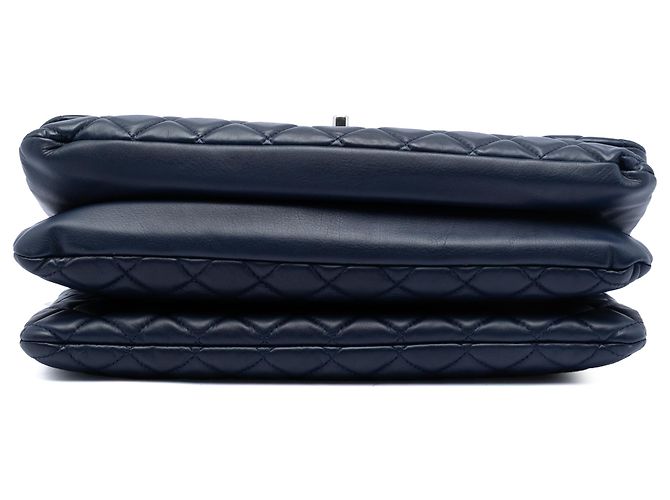 Chanel Blue Maxi CC trapuntato in agnello a 3 scompartimenti Blu navy - vista 3
