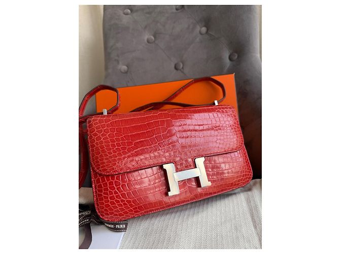 Borsa Hermès Constance Elan 24 in pelle di coccodrillo rosso - vista 3