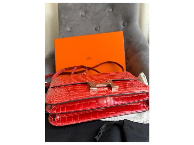 Borsa Hermès Constance Elan 24 in pelle di coccodrillo rosso - vista 4