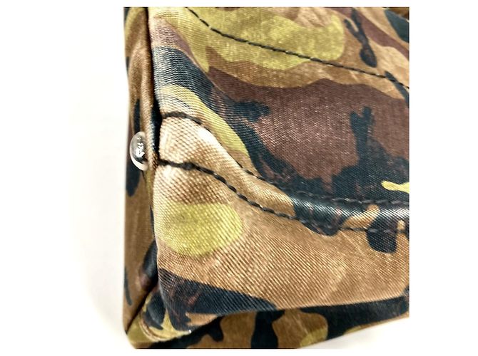 Prada Canapa Canvas Tote Bag in Grün - Ansicht 9
