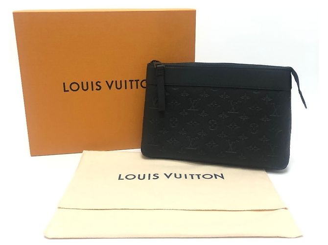 Borsa Pochette Voyage Souple Louis Vuitton M82545 Nero - vista 14