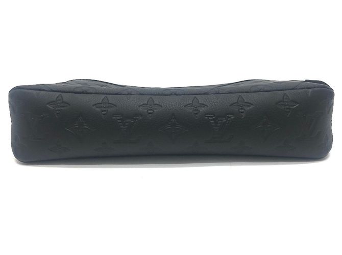 Borsa Pochette Voyage Souple Louis Vuitton M82545 Nero - vista 5