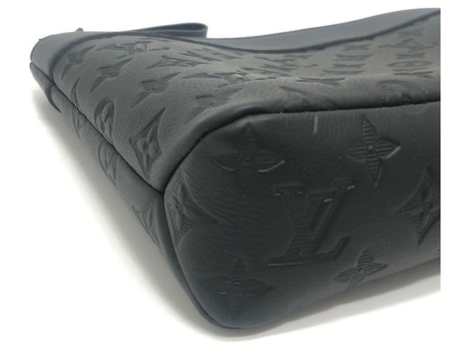 Borsa Pochette Voyage Souple Louis Vuitton M82545 Nero - vista 7