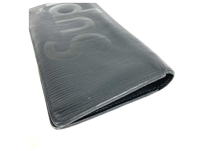 Brazza Louis Vuitton Epi Supreme Collaboration Bi-fold Long Wallet Black - view 3