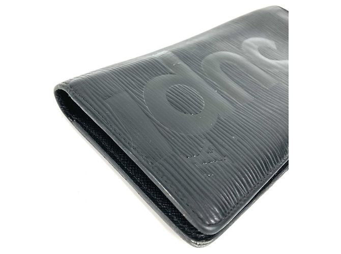 Brazza Louis Vuitton Epi Supreme Collaboration Bi-fold Long Wallet Black - view 5