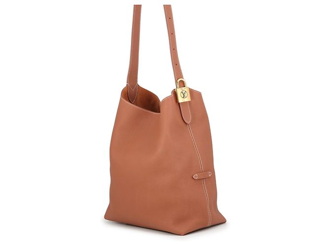 Borsa a tracolla Louis Vuitton Low Key Hobo MM Cognac - vista 2