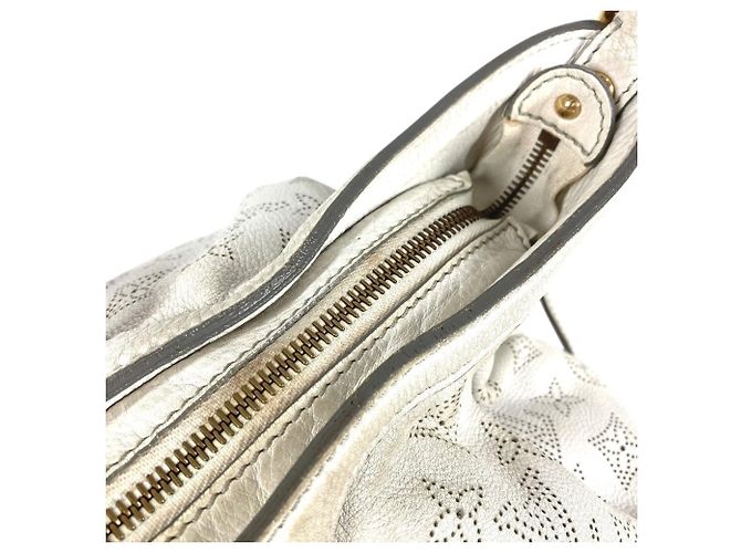 Borsa Louis Vuitton Monogram Mahina XS Bianco - vista 13