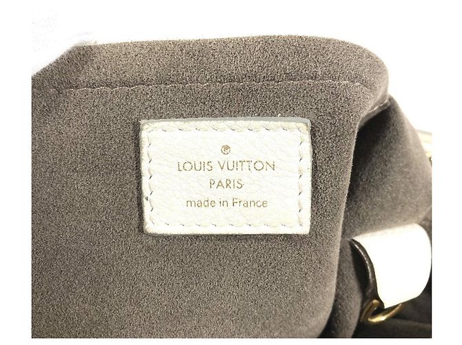 Borsa Louis Vuitton Monogram Mahina XS Bianco - vista 16
